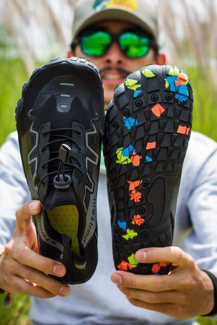 zapato acuatico modelo Black Beach