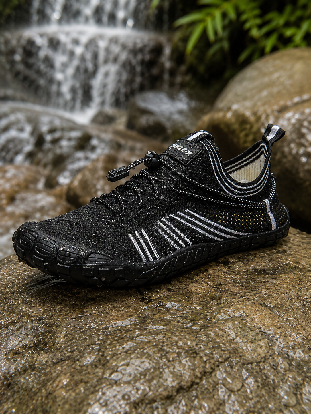 zapato sumergible para rios, cascadas, hikking modelo Hikblack