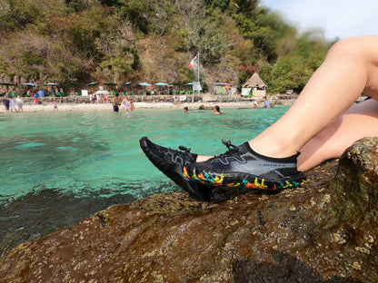 zapato outdooor y playa de drenado rapido modelo Black Beach