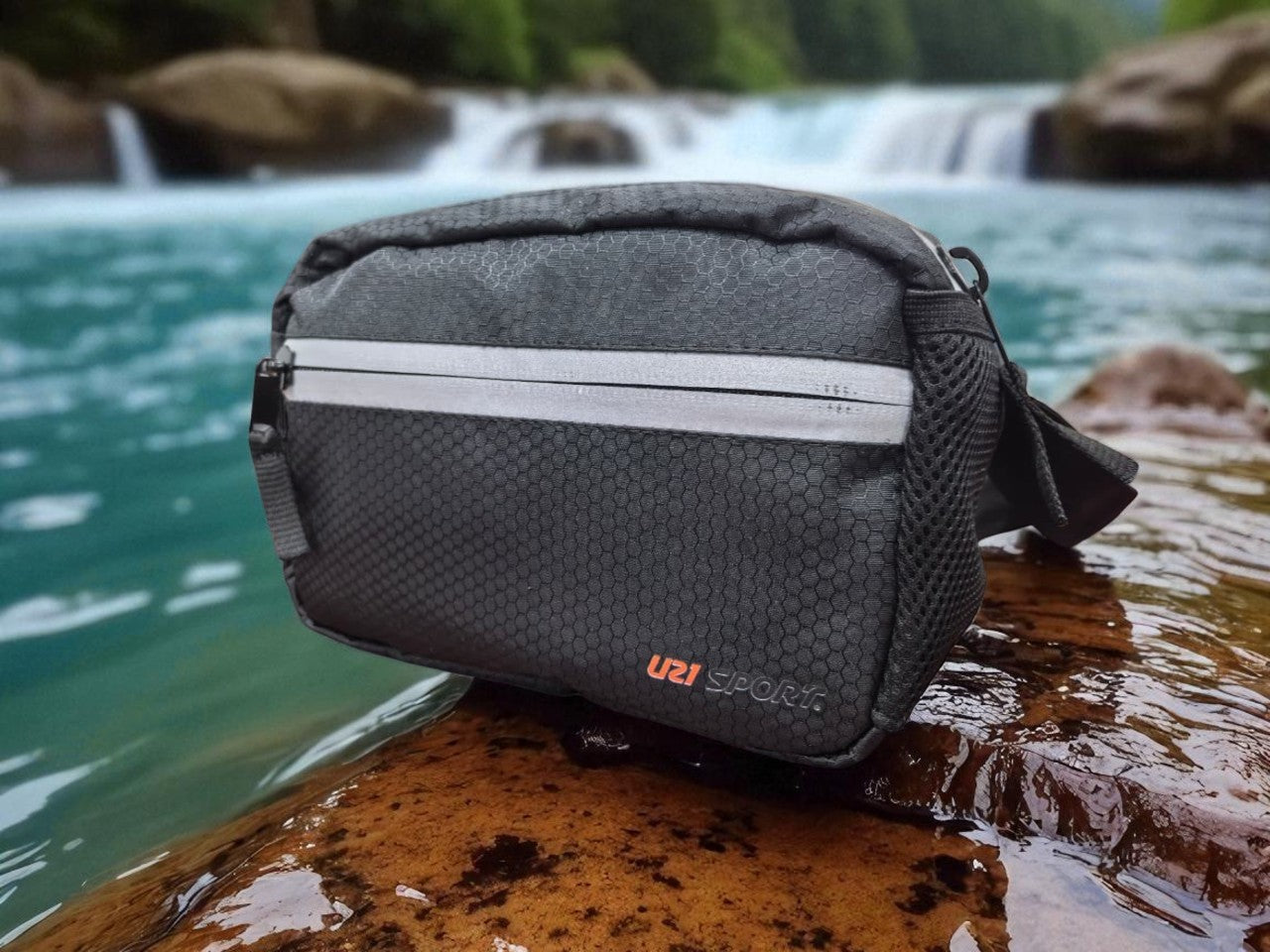 Waterproof travel fanny pack
